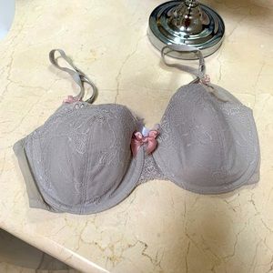 NWOT DKNY Lace Underwire bra